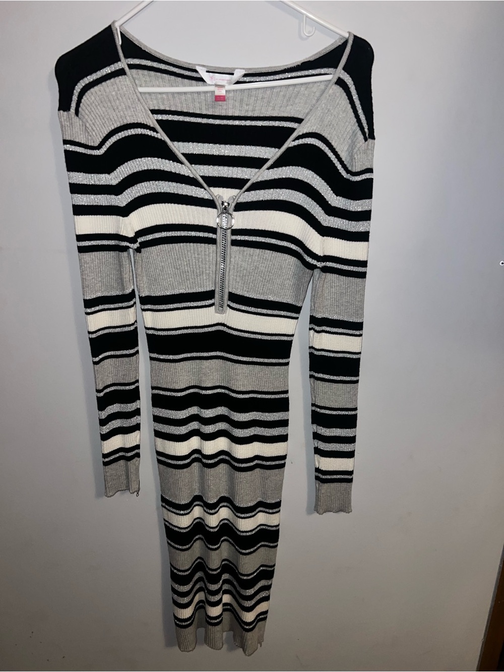 No Boundaries Black Gray White Striped Ribbed Long Sleeve Dress with Front Zip